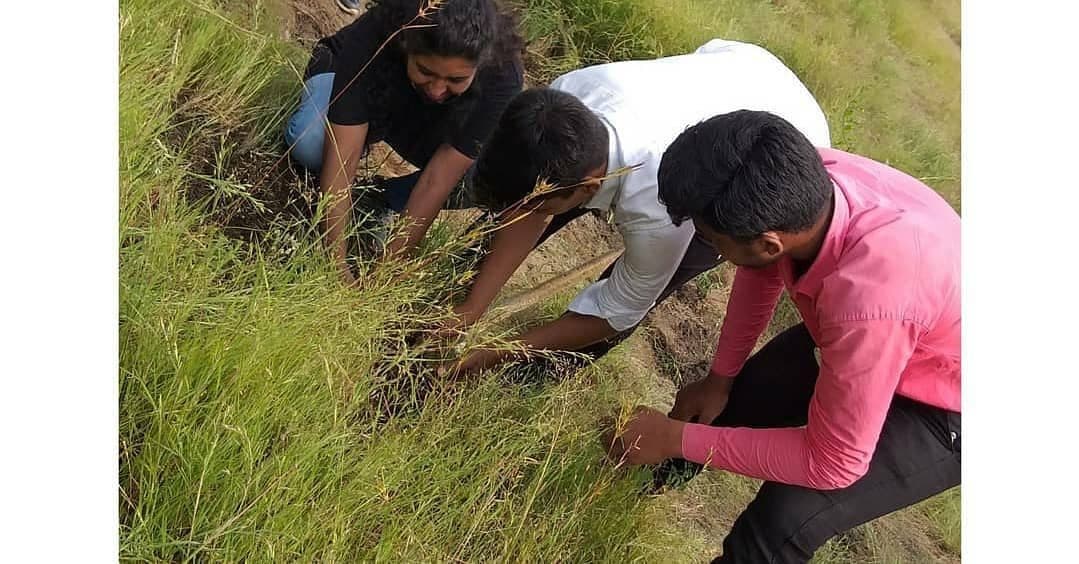 Volunteers planting saplings at Laling–Landor, May 2021