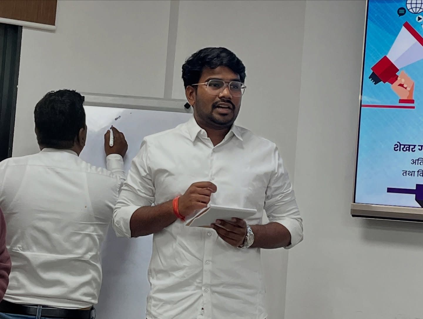 A SARA Foundation member presenting at the DoPT programme, YASHADA